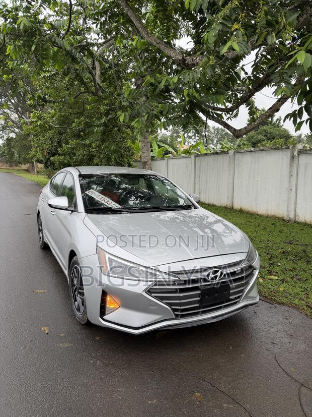 Hyundai Elantra SEL 2019 Silver