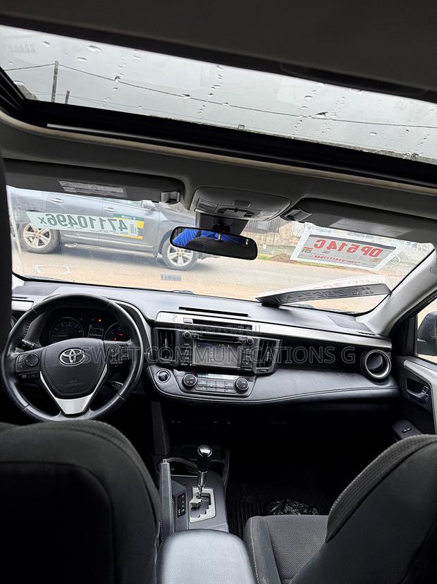 Toyota RAV4 XLE 4dr SUV AWD (2.5L 4cyl 6A) 2018 Black