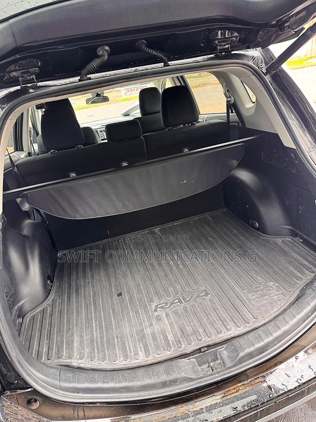 Toyota RAV4 XLE 4dr SUV AWD (2.5L 4cyl 6A) 2018 Black
