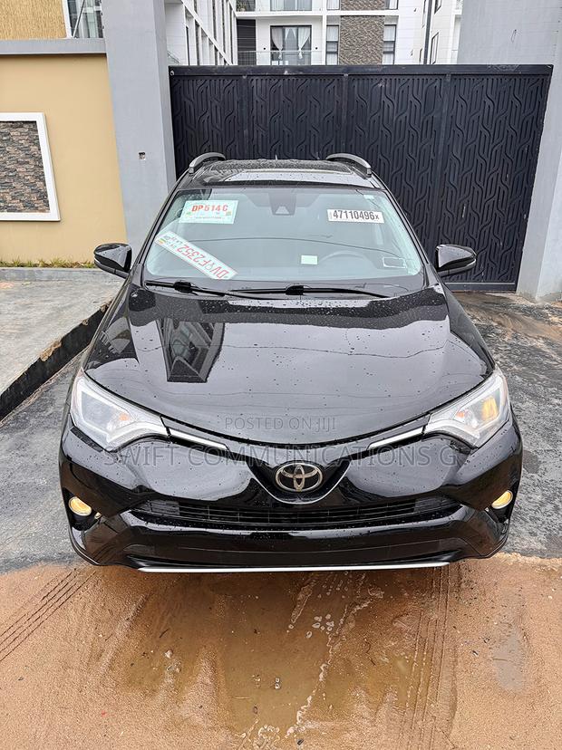 Toyota RAV4 XLE 4dr SUV AWD (2.5L 4cyl 6A) 2018 Black