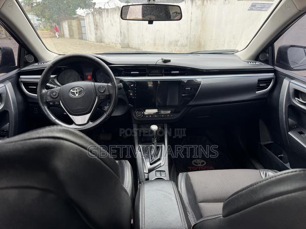 Toyota Corolla 2015 Black