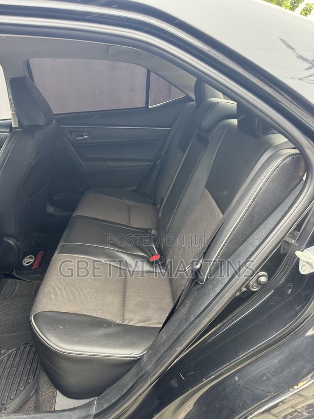 Toyota Corolla 2015 Black