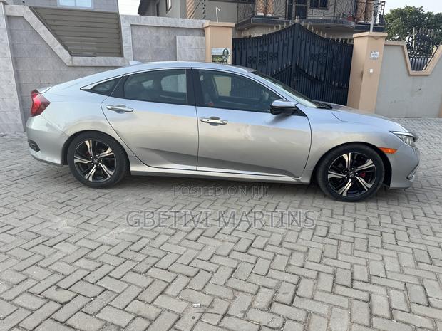 Honda Civic 2018 Silver