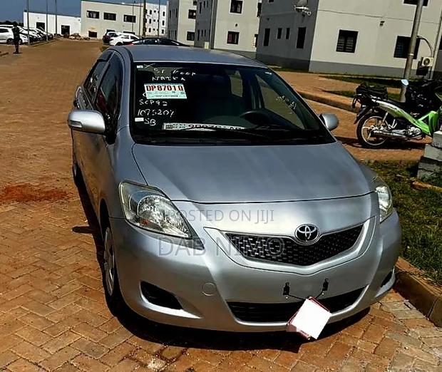 Toyota Belta 2012 Silver