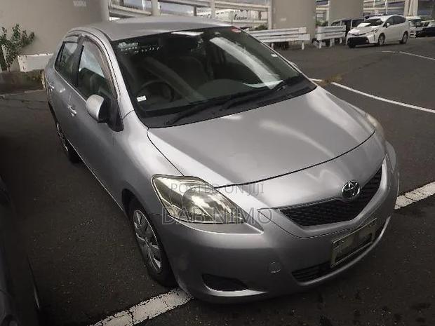 Toyota Belta 2012 Silver