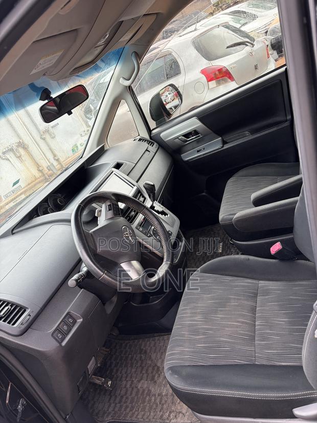 Toyota Voxy V 2WD 7-Seater 2012 Black
