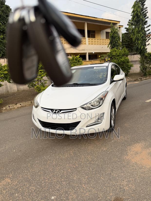 Hyundai Elantra SE Sedan FWD (1.8L 4cyl 6A) 2016 White