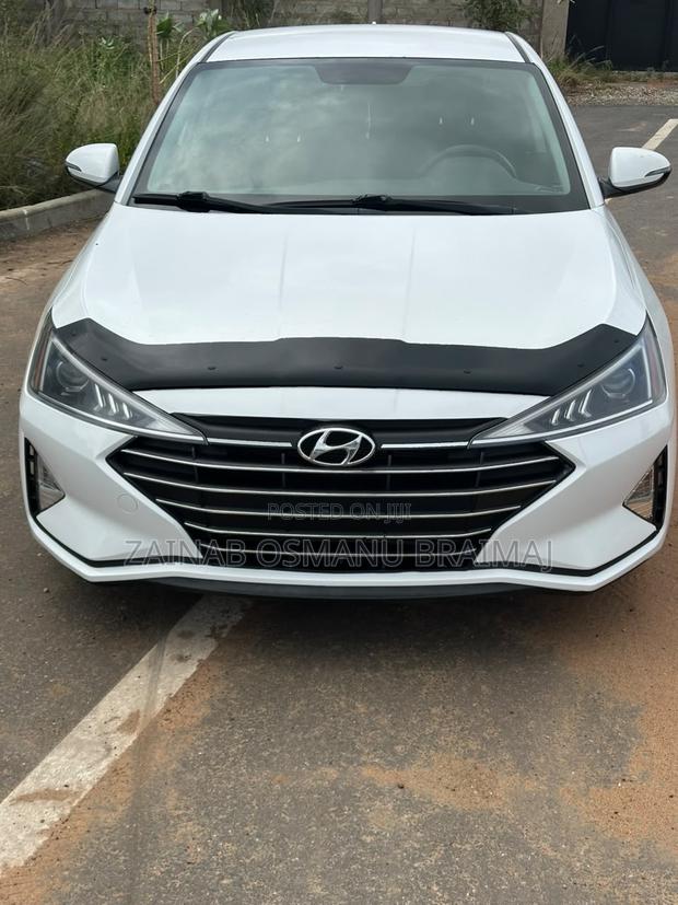 Hyundai Elantra 2019 White