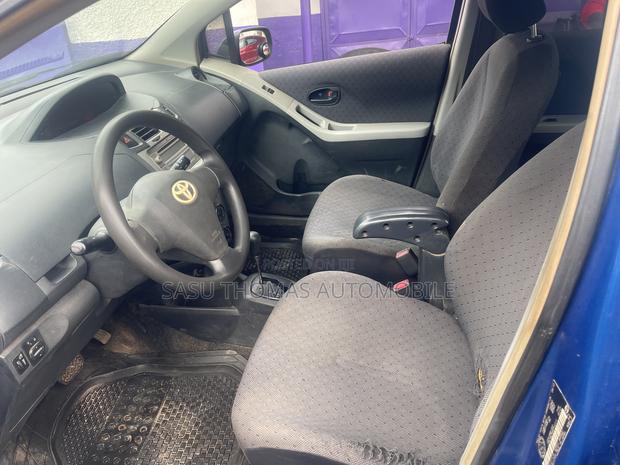 Toyota Yaris 2010 Blue