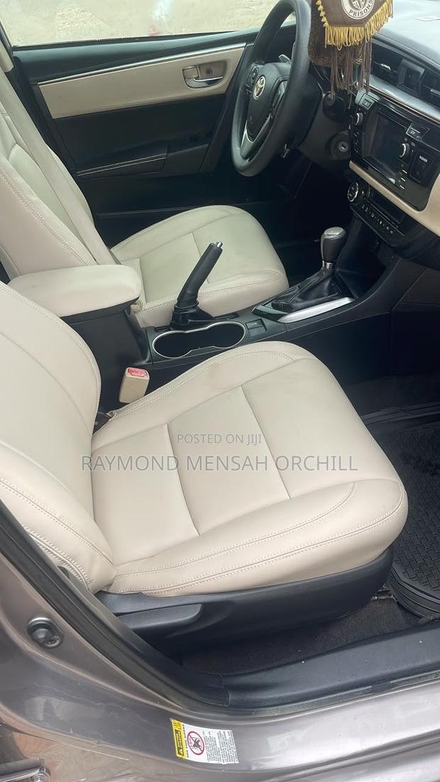 Toyota Corolla LE 4dr Sedan (1.8L 4cyl CVT) 2016 Silver