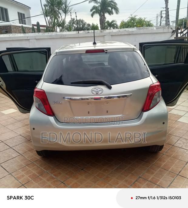 Toyota Vitz 2011 Gray