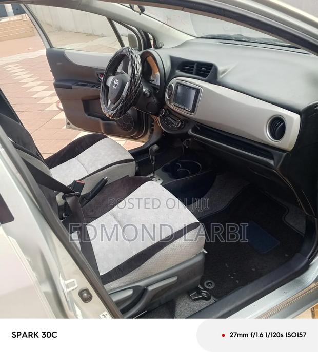 Toyota Vitz 2011 Gray