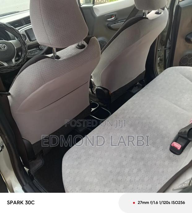 Toyota Vitz 2011 Gray