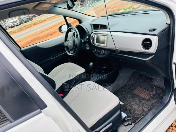 Toyota Vitz 2011 White