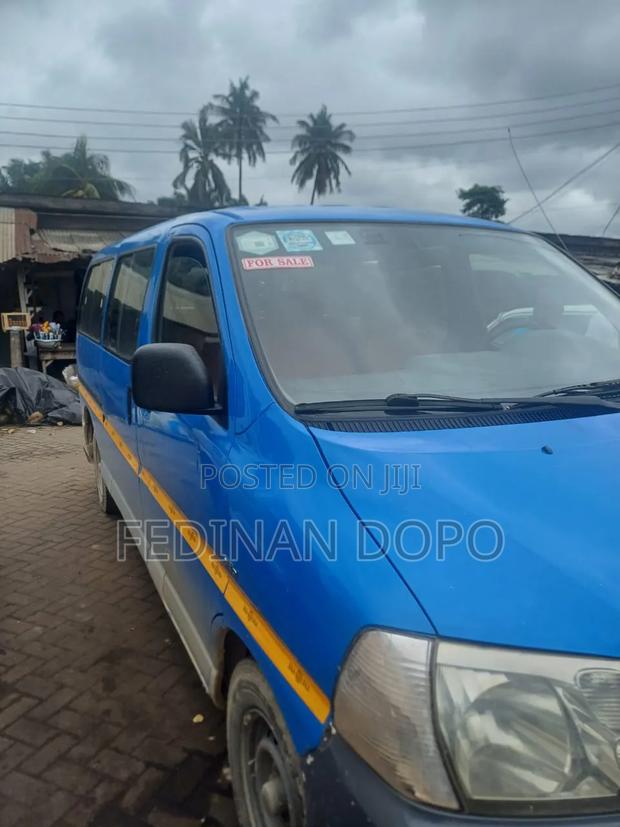 Toyota Grand HiAce G Aero Storm Edition 3.0 Diesel Turbo 4WD 8-Seater