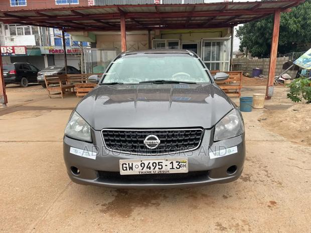 Nissan Altima 2005 Gray