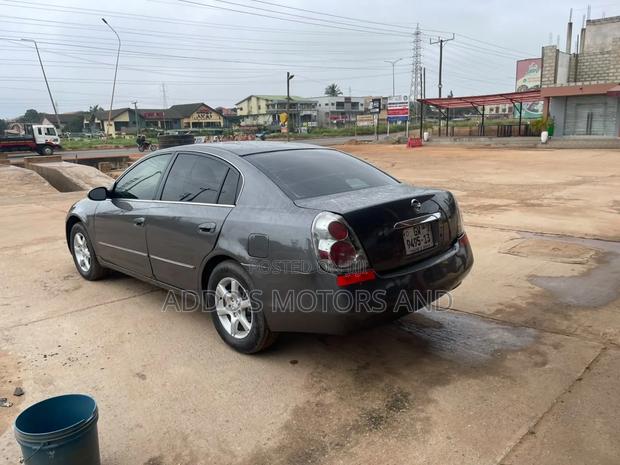 Nissan Altima 2005 Gray