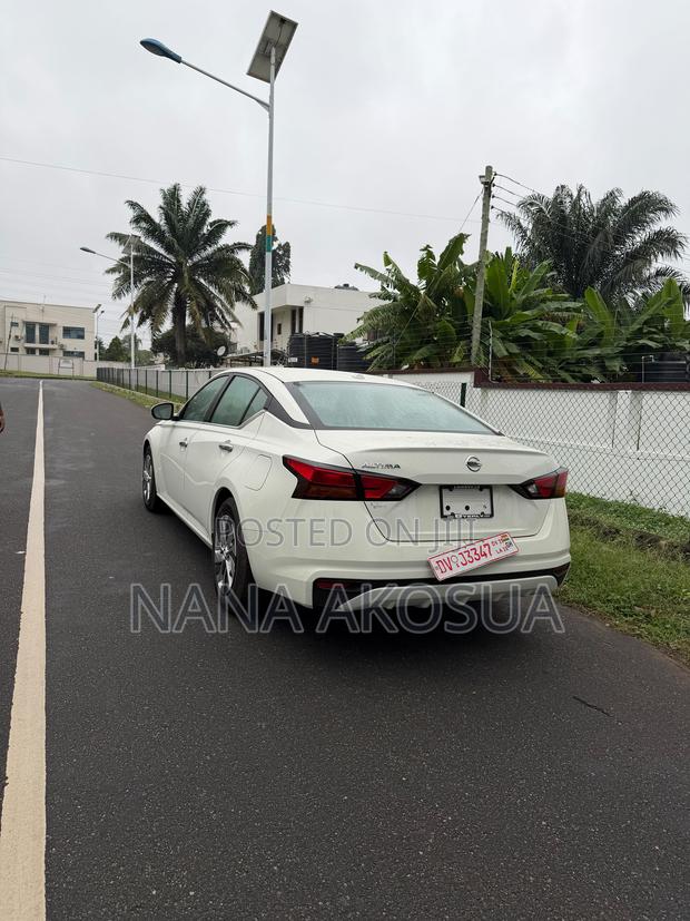 Nissan Altima 2.5 S FWD 2020 White