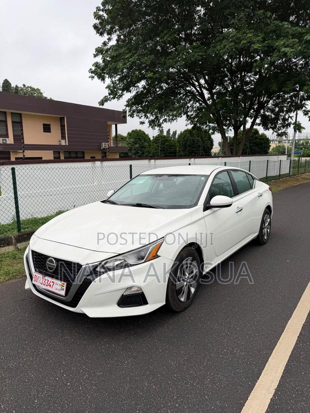 Nissan Altima 2.5 S FWD 2020 White