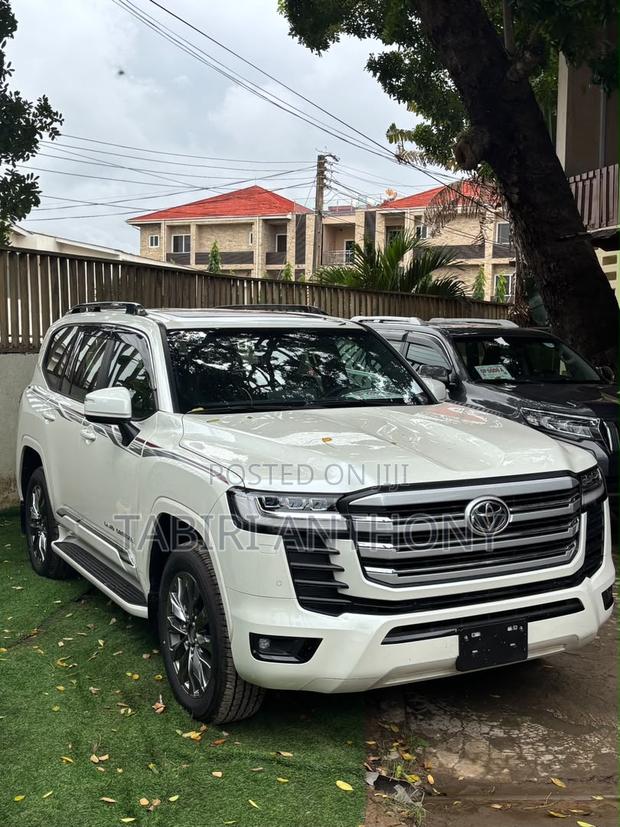 New Toyota Land Cruiser 2024 White