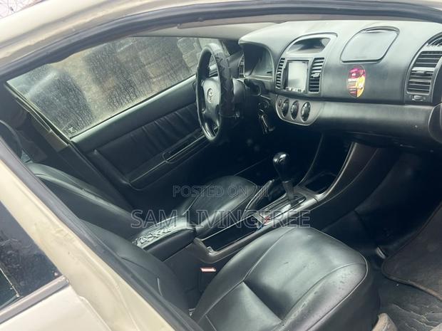 Toyota Camry LE 4dr Sedan (2.4L 4cyl 5A) 2005 White