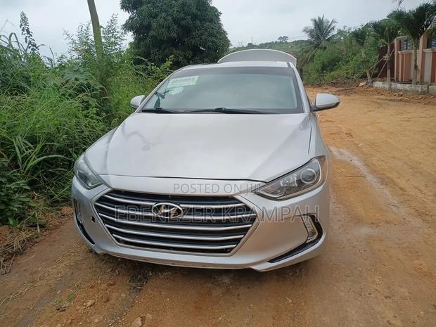 Hyundai Elantra 2018 Silver
