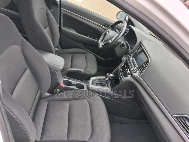 Hyundai Elantra 2018 White