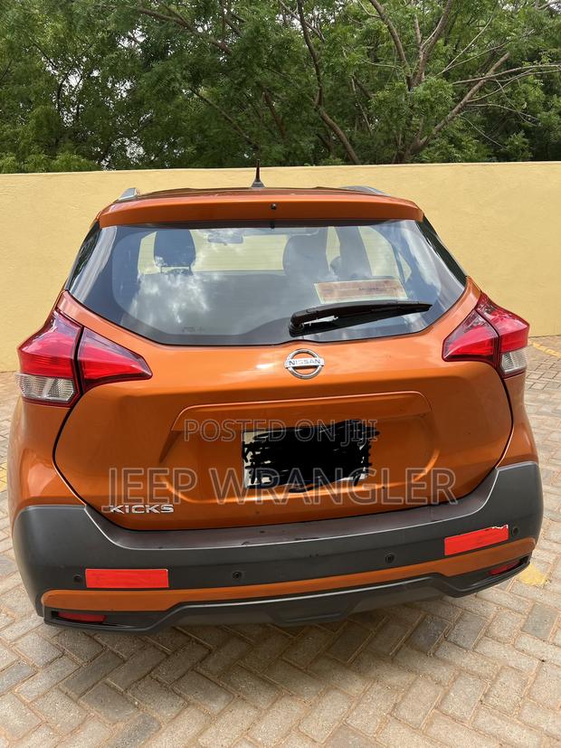 Nissan Kicks S 2018 Orange