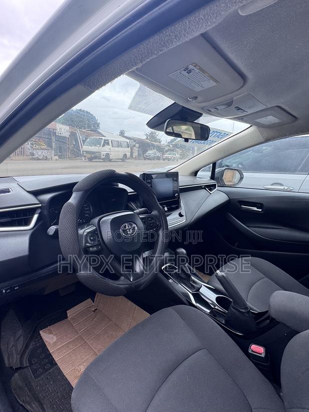 Toyota Corolla LE 2020 White