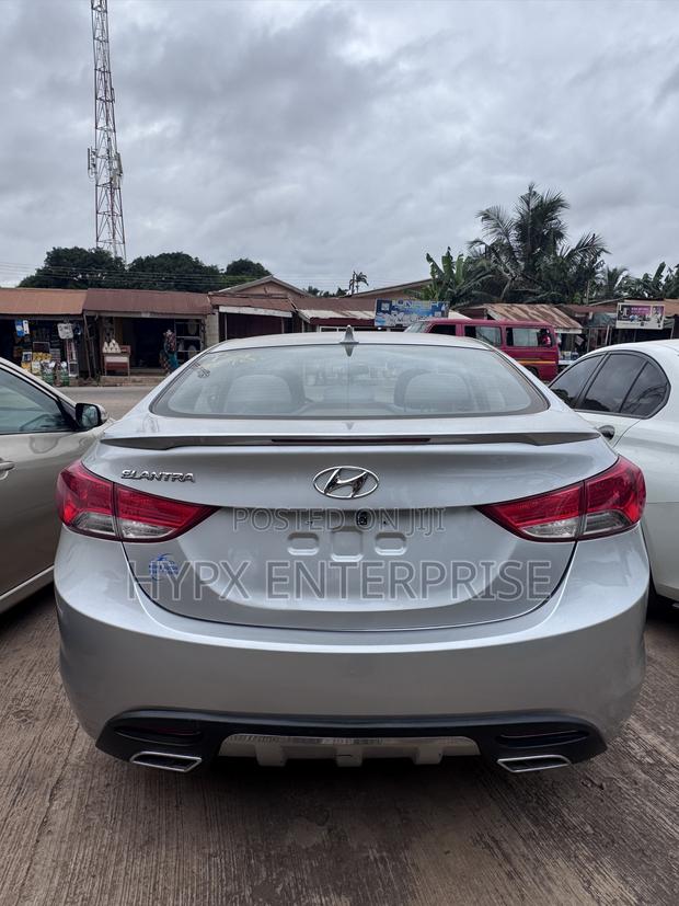 Hyundai Elantra Limited Sedan FWD (1.8L 4cyl 6A) 2013 Gray