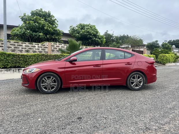 Hyundai Elantra 2017 Red