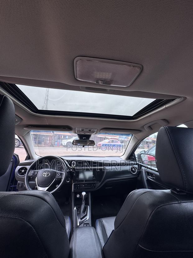 Toyota Corolla SE Special Edition 4dr Sedan (1.8L 4cyl CVT) 2017 Blue