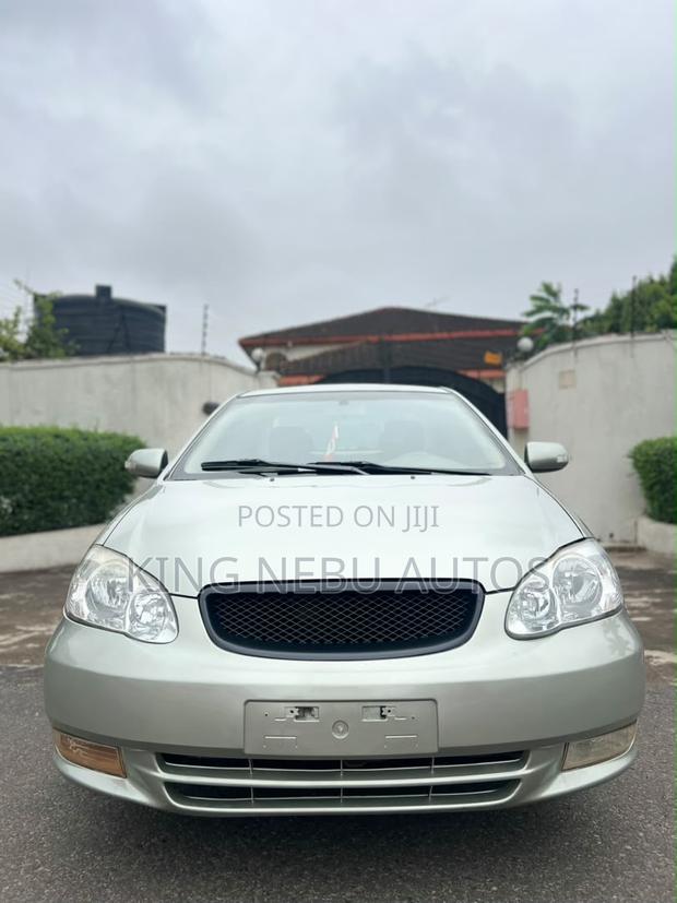 Toyota Corolla Altis 2013 Gold