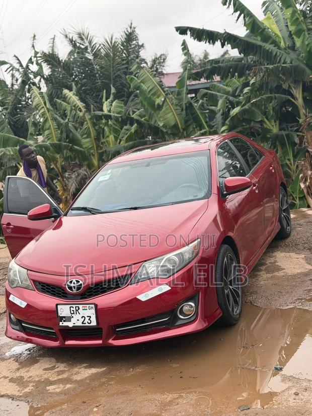 Toyota Camry SE 4dr Sedan (2.5L 4cyl 6A) 2014 Red