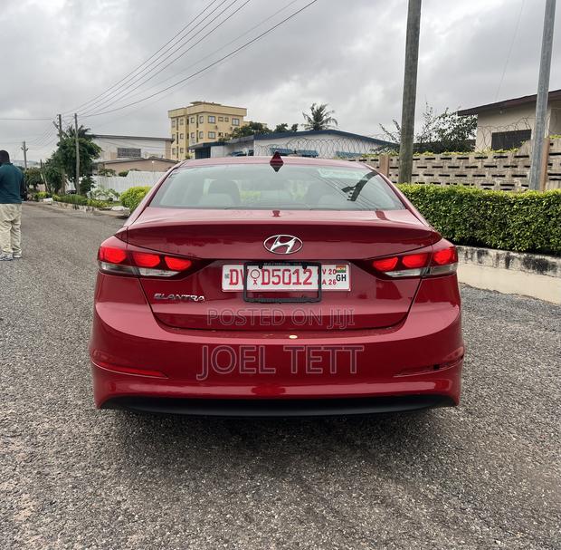 Hyundai Elantra 2017 Red