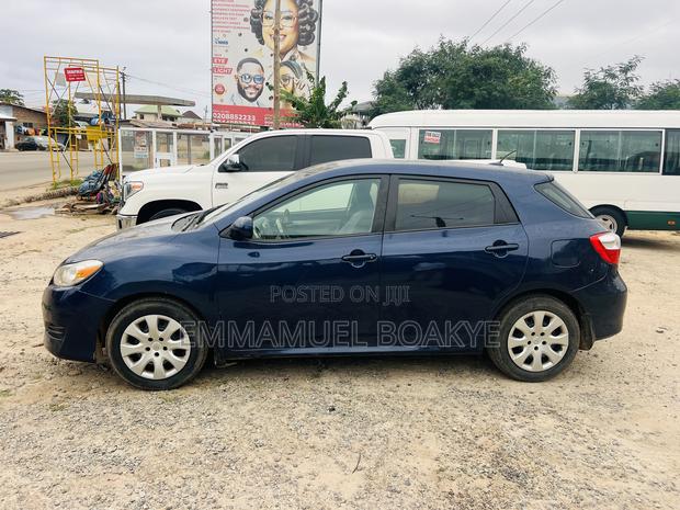 Toyota Matrix Hatchback FWD (1.8L 4cyl 5M) 2009 Blue