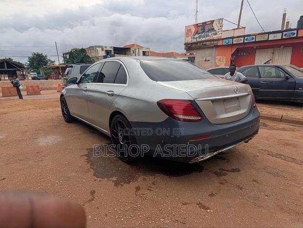 Mercedes-Benz 200E 2020 Gray