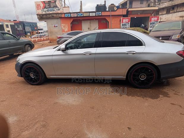 Mercedes-Benz 200E 2020 Gray