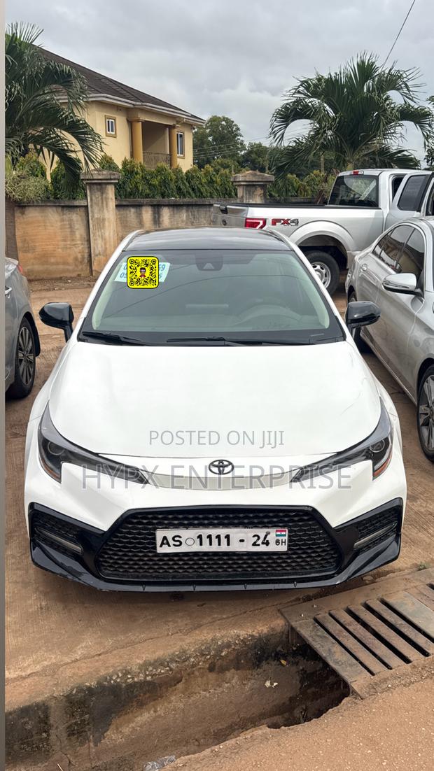Toyota Corolla LE 2020 White