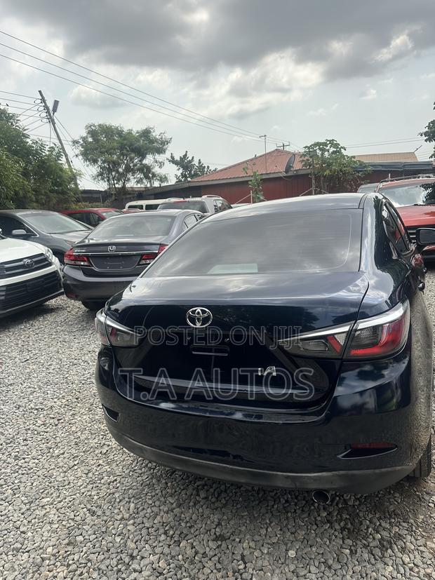 Toyota Yaris iA 1.5 FWD 2018 Gray