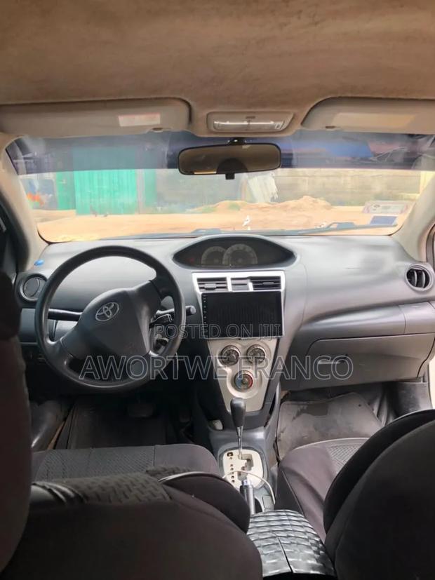 Toyota Yaris 2009 White