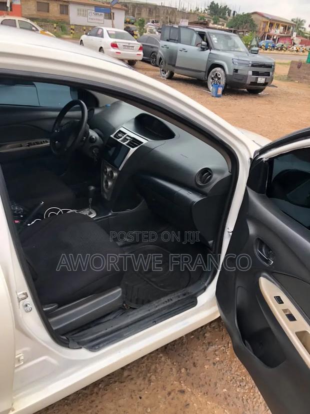 Toyota Yaris 2009 White