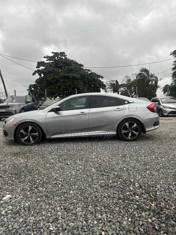 Honda Civic Touring 4dr Sedan (1.5L 4cyl) 2017 Silver
