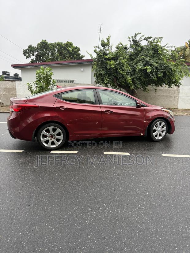 Hyundai Elantra Limited Sedan FWD (1.8L 4cyl 6A) 2013 Red