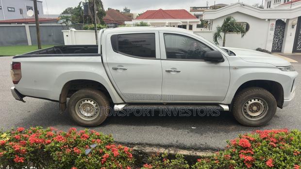 Mitsubishi L200 2022 White