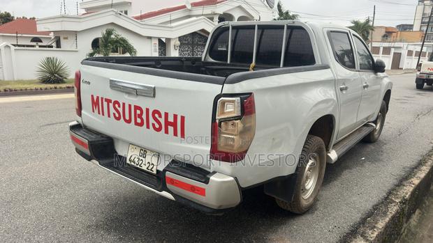 Mitsubishi L200 2022 White