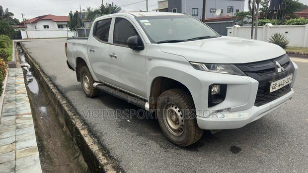 Mitsubishi L200 2022 White