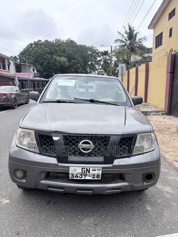 Nissan Frontier 2012 Gray