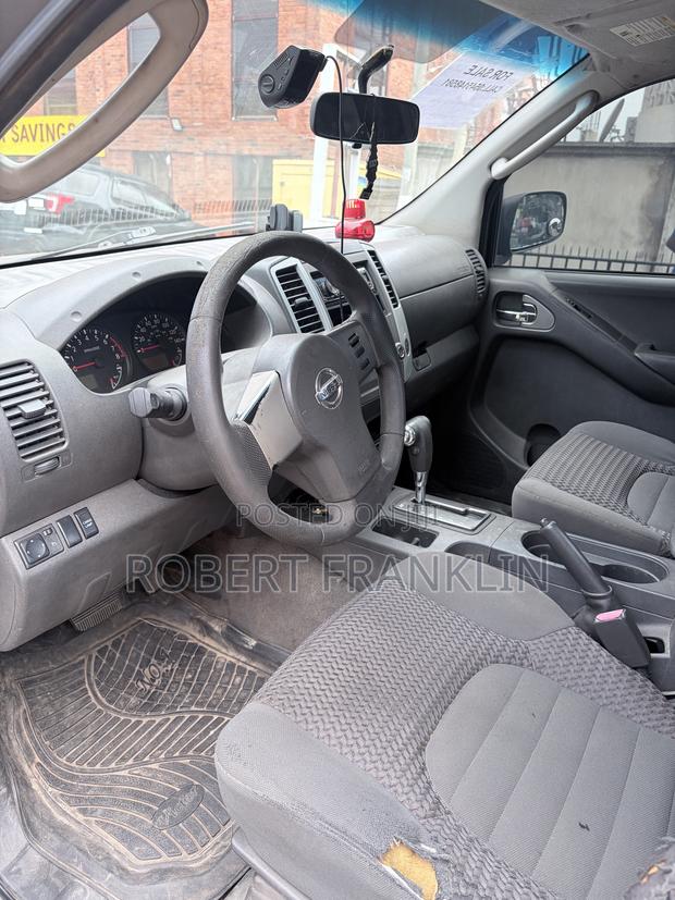 Nissan Frontier 2012 Gray