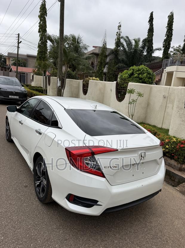 Honda Civic Touring 4dr Sedan (1.5L 4cyl) 2016 White